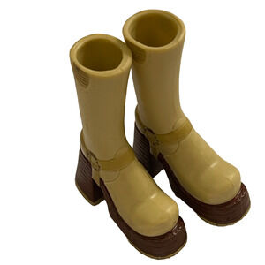 Bratz Footwear Express it Olive & Brown Platform Boot Brown Sole Buckle